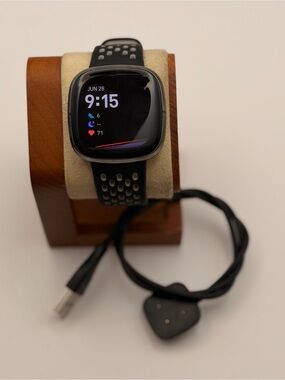 Fitbit Sense Advanced, Black/black, Tested, Charger Included,Very Good
